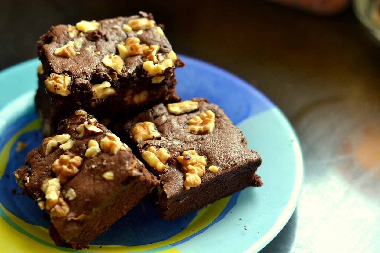 Chocolate Walnut Brownies | Foodwhirl